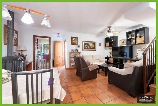 3 makuuhuone Rivitalo myytävänä paikassa Almogía mukana uima-altaan 
autotalli - 251 600 € (Ref: 9301058)