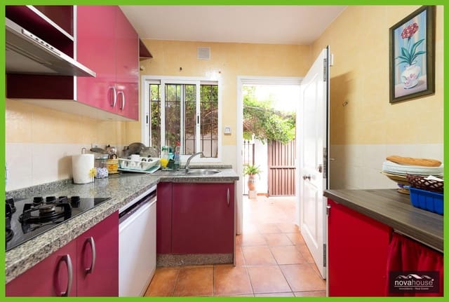 3 makuuhuone Rivitalo myytävänä paikassa Almogía mukana uima-altaan 
autotalli - 251 600 € (Ref: 9301058)