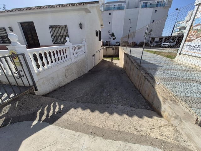 3 sypialnia Finka/Dom wiejski na sprzedaż w Torrox z garażem - 720 000 € (Ref: 9385615)