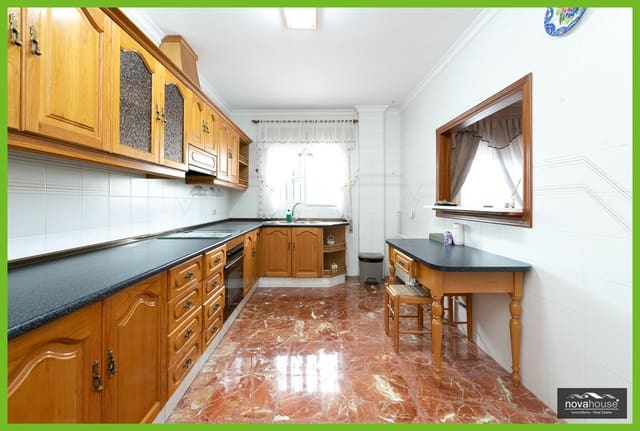 4 sovrum Villa till salu i Puente de Don Manuel, Alcaucín med garage - 334 000 € (Ref: 9398514)