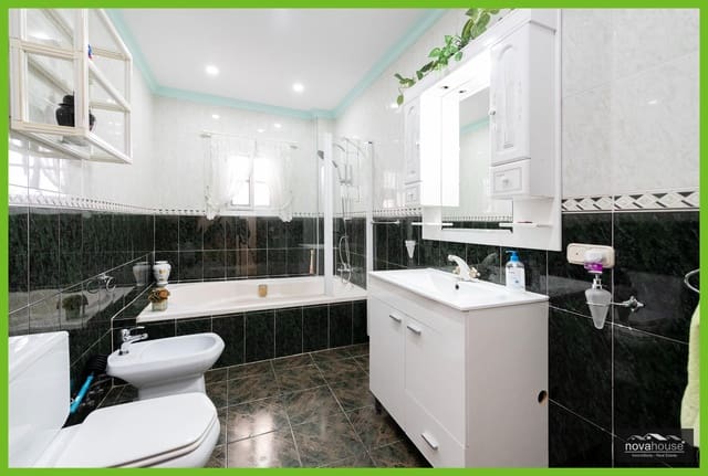 4 sovrum Villa till salu i Puente de Don Manuel, Alcaucín med garage - 334 000 € (Ref: 9398514)