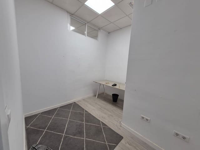 4 soveværelse Erhverv til salg i Vélez-Málaga - € 130.000 (Ref: 9406885)