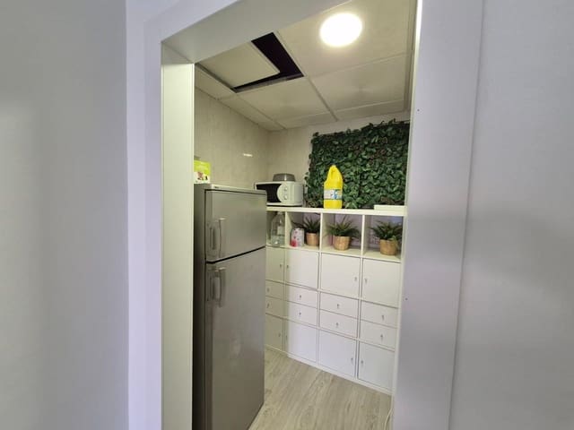 4 soveværelse Erhverv til salg i Vélez-Málaga - € 130.000 (Ref: 9406885)