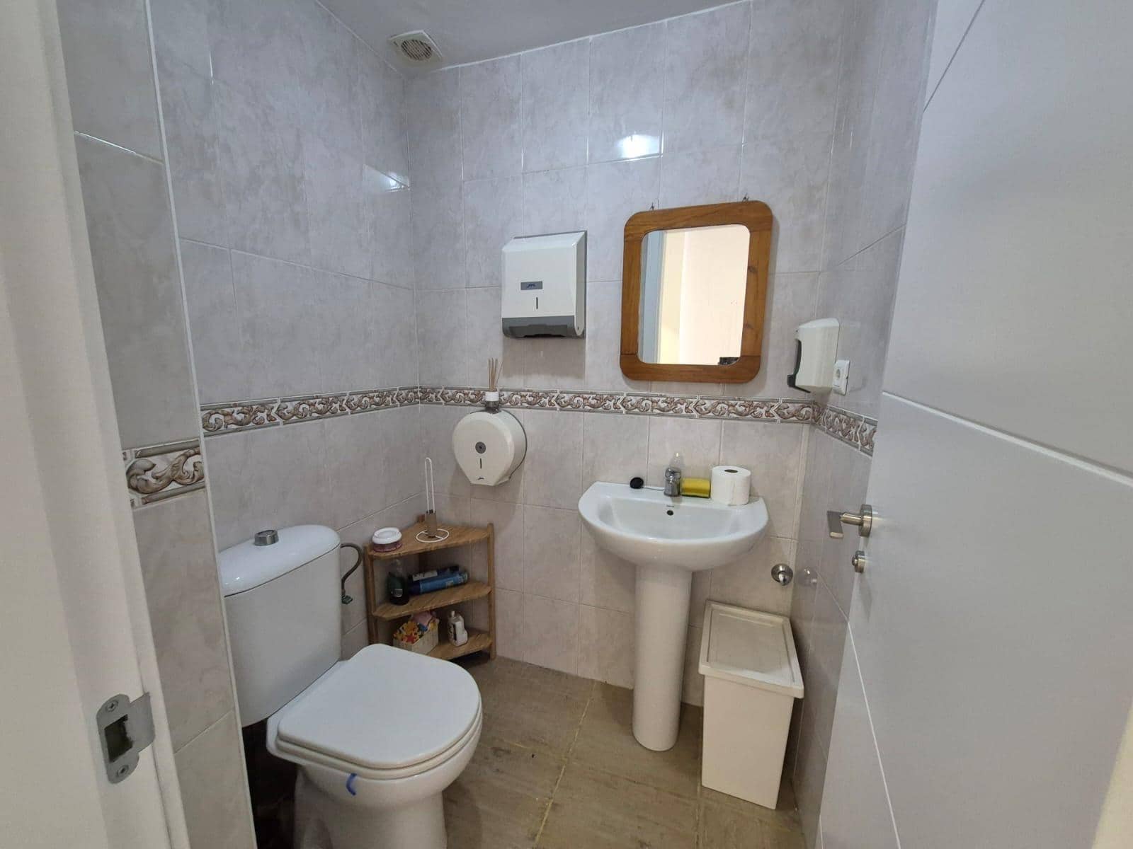 4 soveværelse Erhverv til salg i Velez-Malaga - € 130.000 (Ref: 9406885)