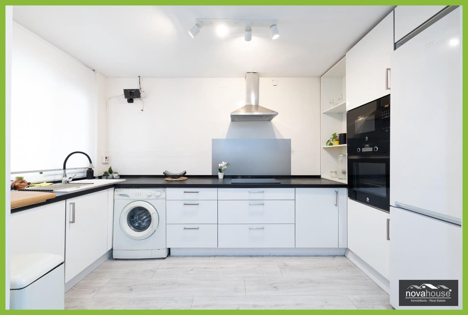 2 slaapkamer Flat te koop in Benagalbon - € 222.000 (Ref: 9452788)