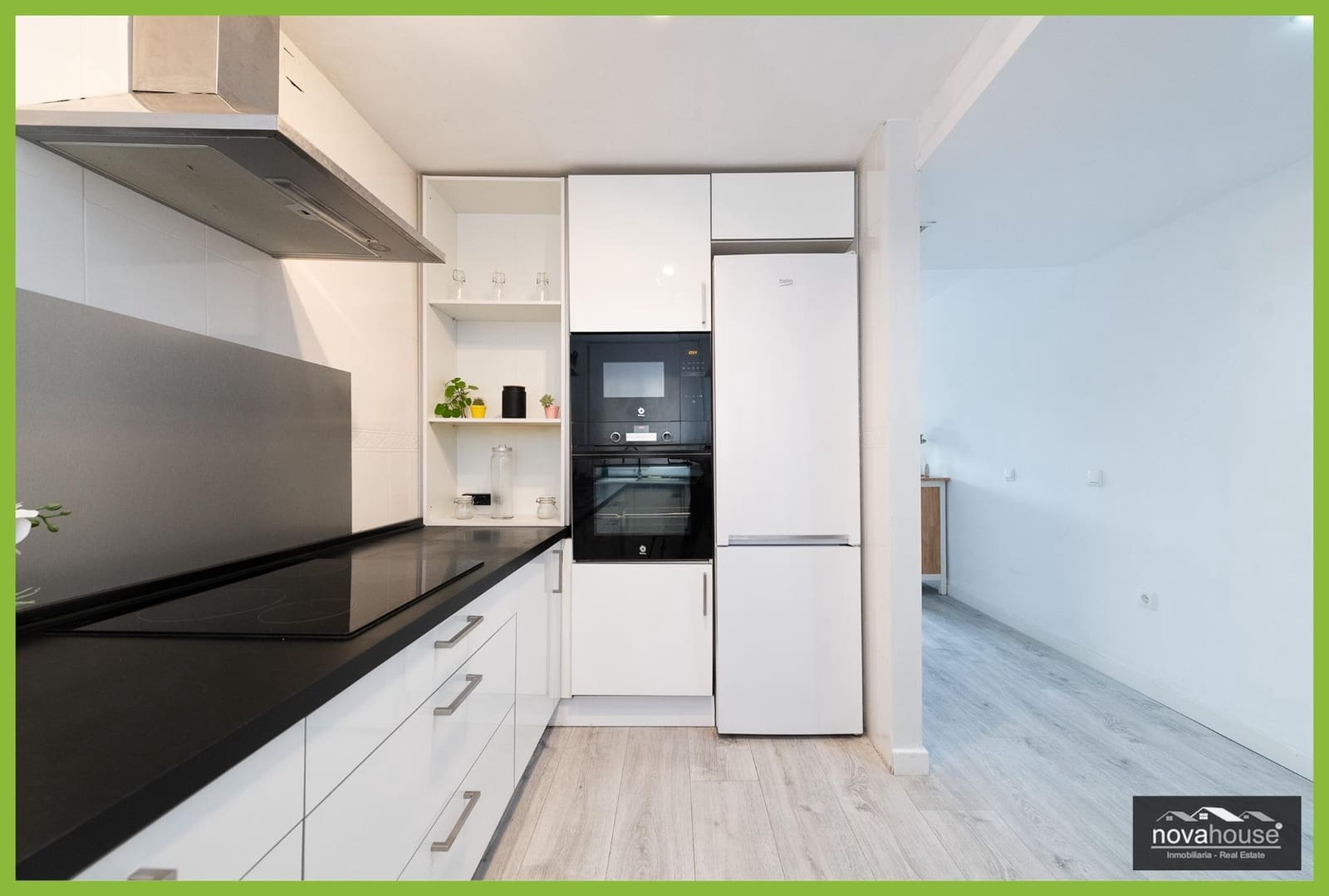 2 slaapkamer Flat te koop in Benagalbon - € 222.000 (Ref: 9452788)