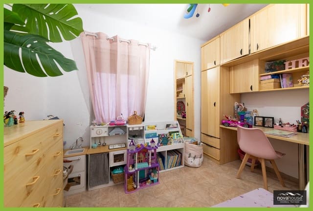 3 slaapkamer Flat te koop in Málaga stad - € 240.000 (Ref: 9470391)