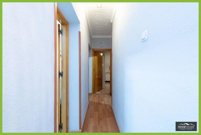 Piso de 3 habitaciones en Cruz de Humilladero, Málaga ciudad en venta - 201.000 € (Ref: 9470391)