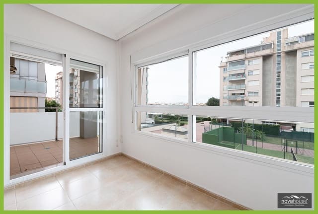 Piso de 3 habitaciones en Rincón de la Victoria en venta con piscina - 452.000 € (Ref: 9471210)