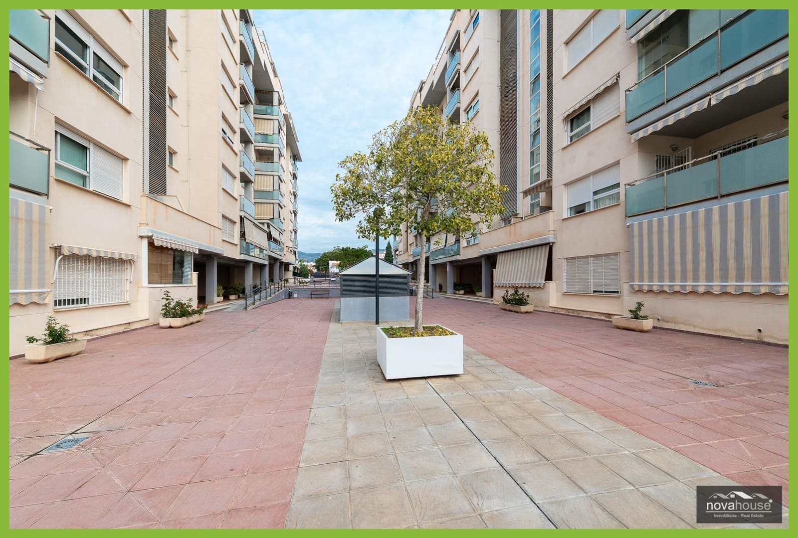 3 bedroom Flat for sale in Rincon de la Victoria with pool - € 452,000 (Ref: 9471210)