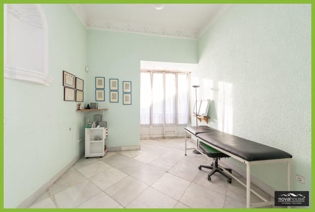 4 bedroom Flat for sale in Centro Historico, Málaga city - € 670,000 (Ref: 9502380)