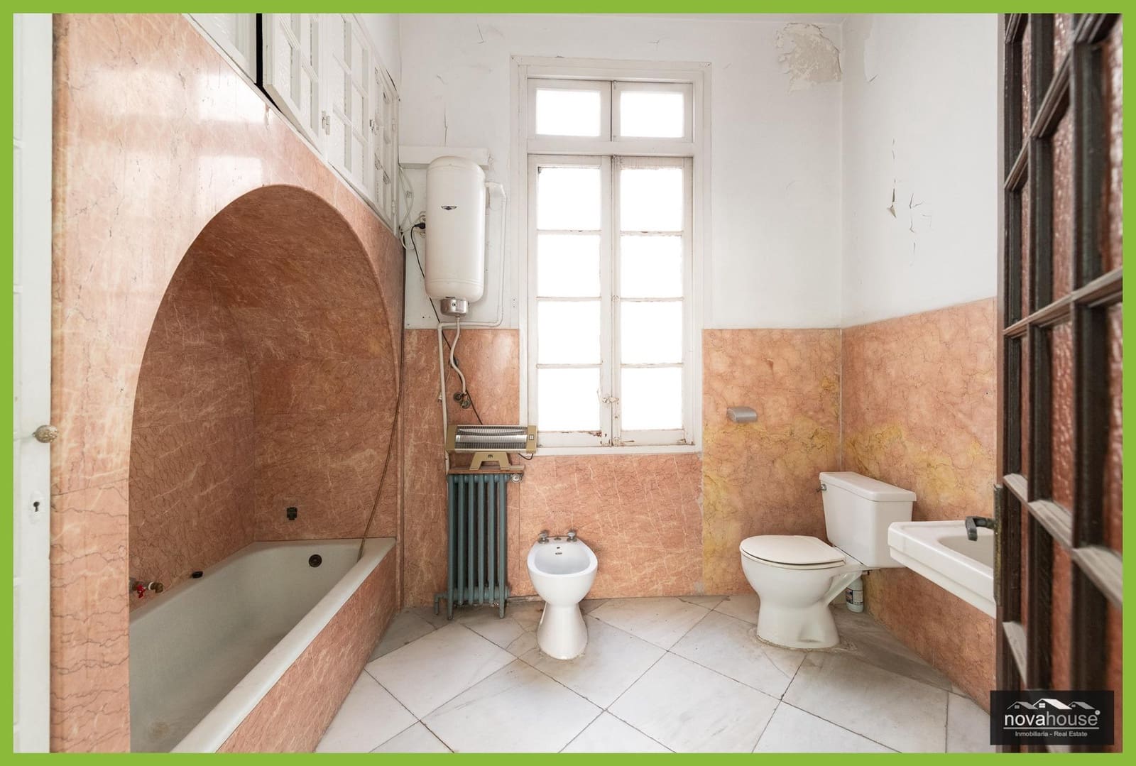 4 bedroom Flat for sale in Malaga city - € 670,000 (Ref: 9502380)