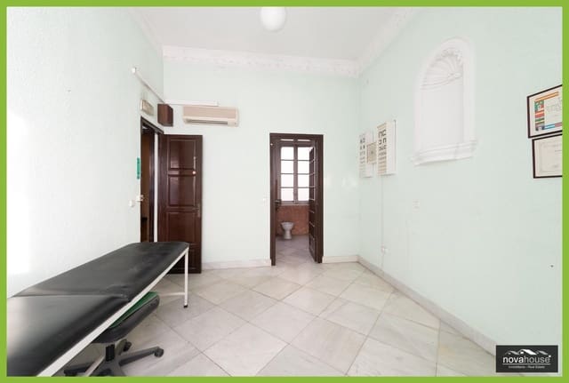 4 soverom Leilighet til salgs i Centro Historico, Málaga by - € 670 000 (Ref: 9502380)