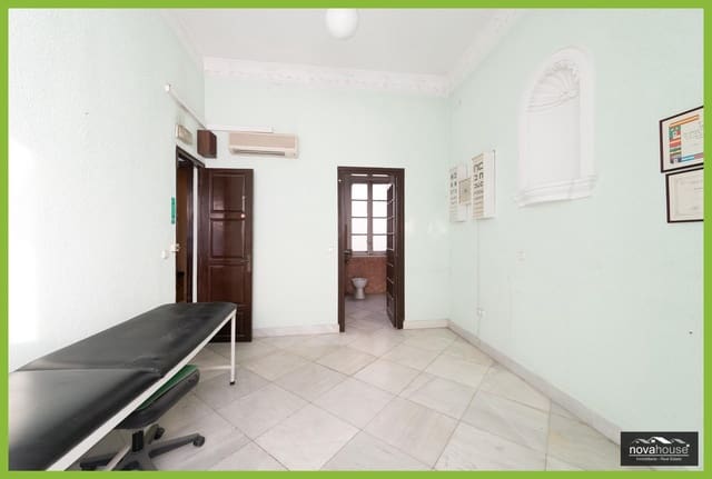 4 soverom Leilighet til salgs i Centro Historico, Málaga by - € 650 000 (Ref: 9502380)