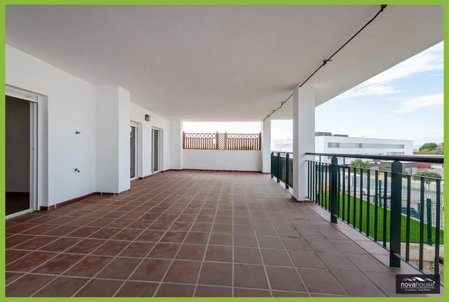 3 bedroom Flat for sale in Torre de Benagalbon, Rincón de la Victoria with pool garage - € 399,900 (Ref: 9532879)