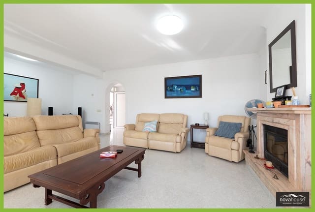 4 makuuhuone Huvila myytävänä paikassa Caleta de Vélez, Vélez-Málaga mukana uima-altaan 
autotalli - 619 000 € (Ref: 9536876)