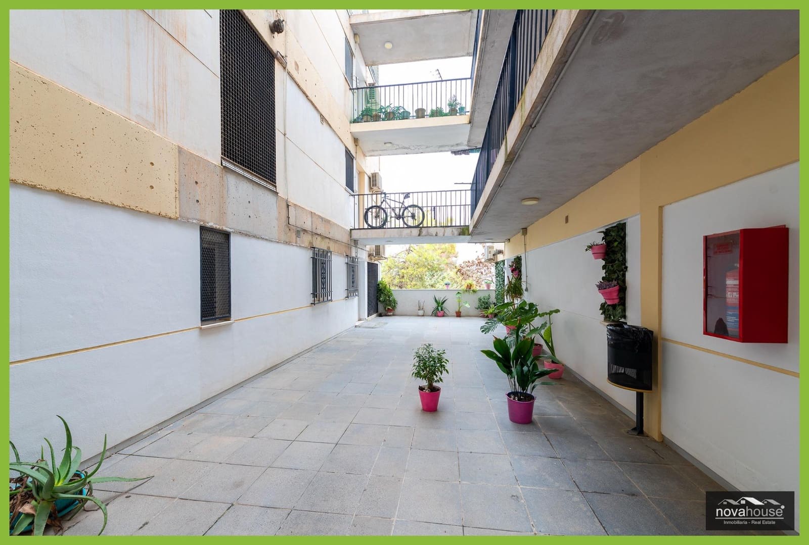 3 bedroom Flat for sale in Antequera with garage - € 129,900 (Ref: 9541115)