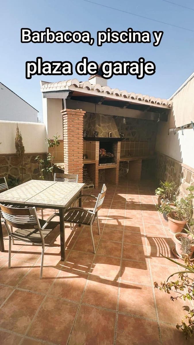 4 soverom Rekkehus til salgs i Nerja med garasje - € 470 000 (Ref: 9548220)