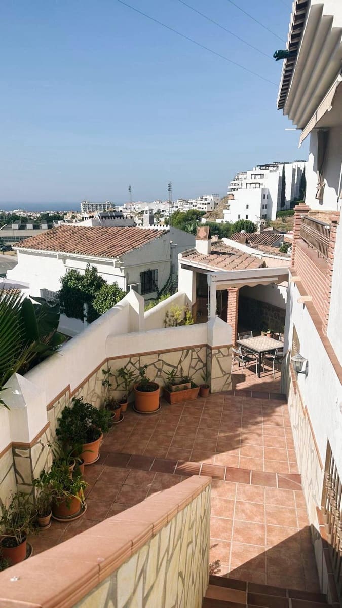 4 soverom Rekkehus til salgs i Nerja med garasje - € 470 000 (Ref: 9548220)