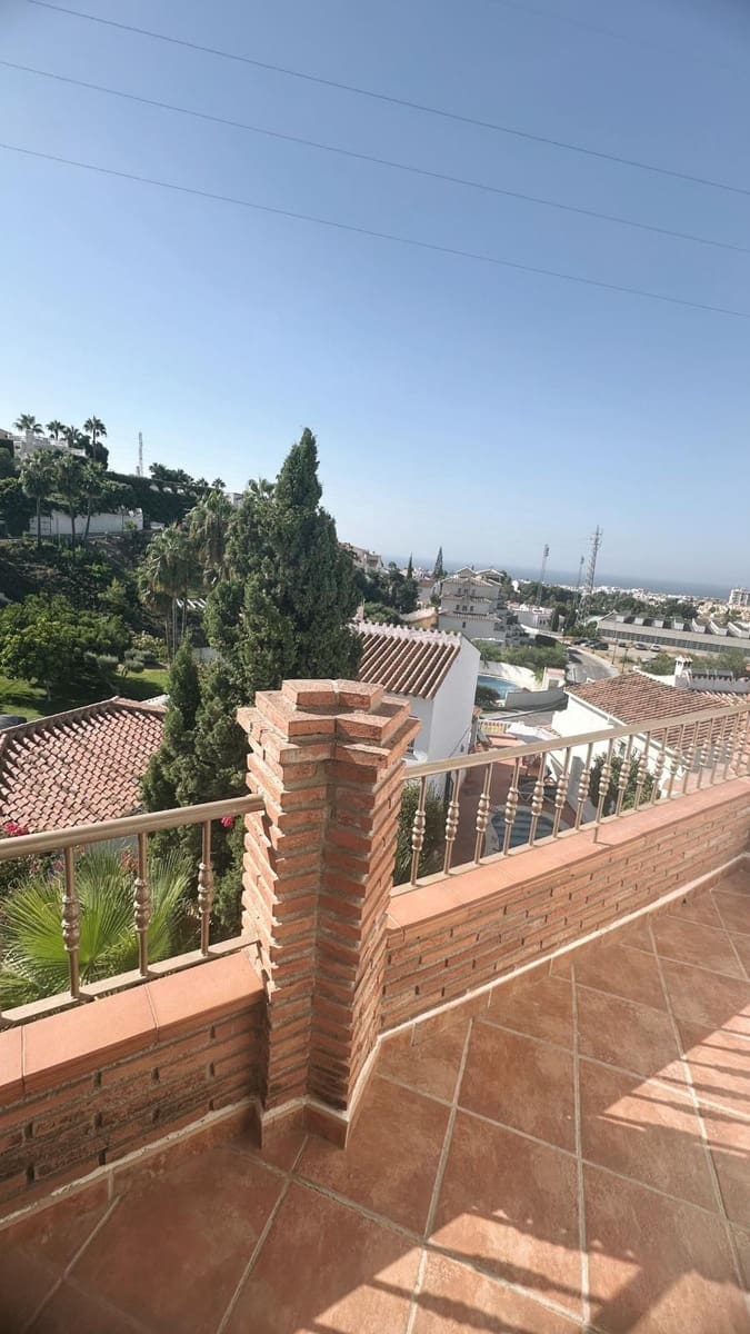 4 soverom Rekkehus til salgs i Nerja med garasje - € 470 000 (Ref: 9548220)