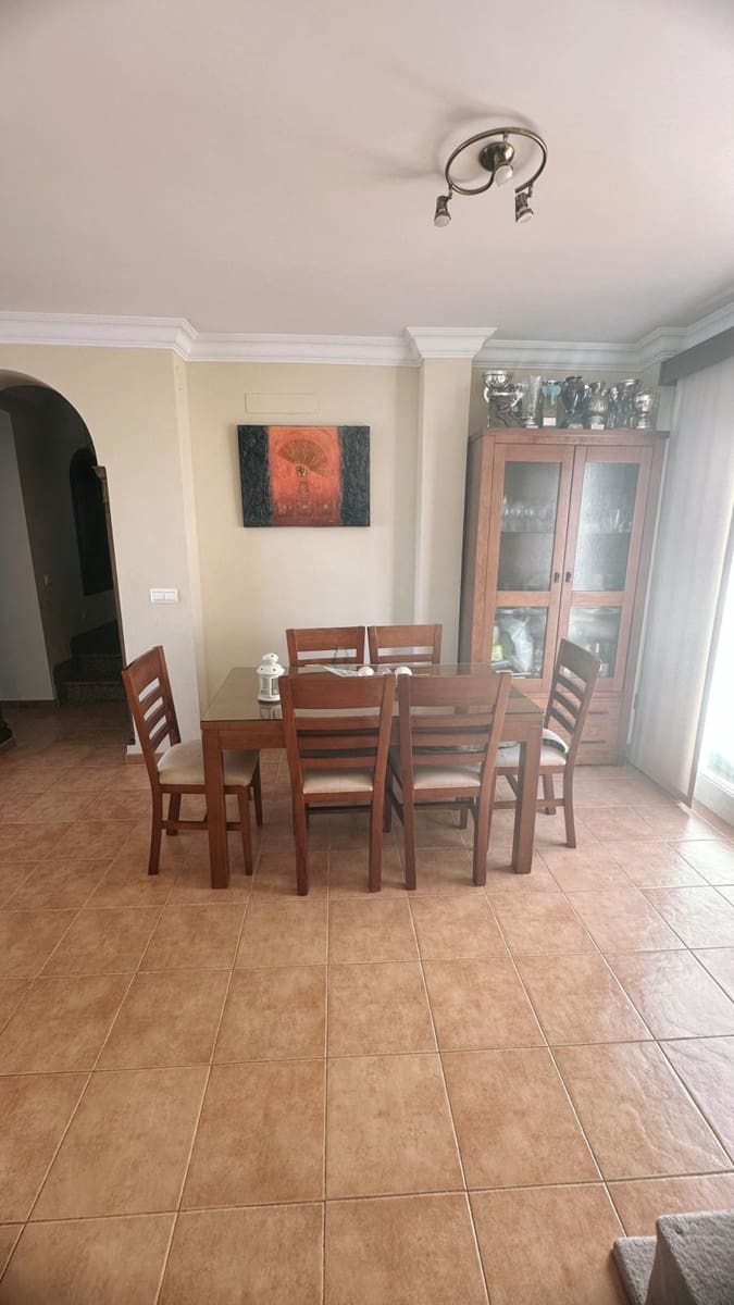 4 soverom Rekkehus til salgs i Nerja med garasje - € 470 000 (Ref: 9548220)