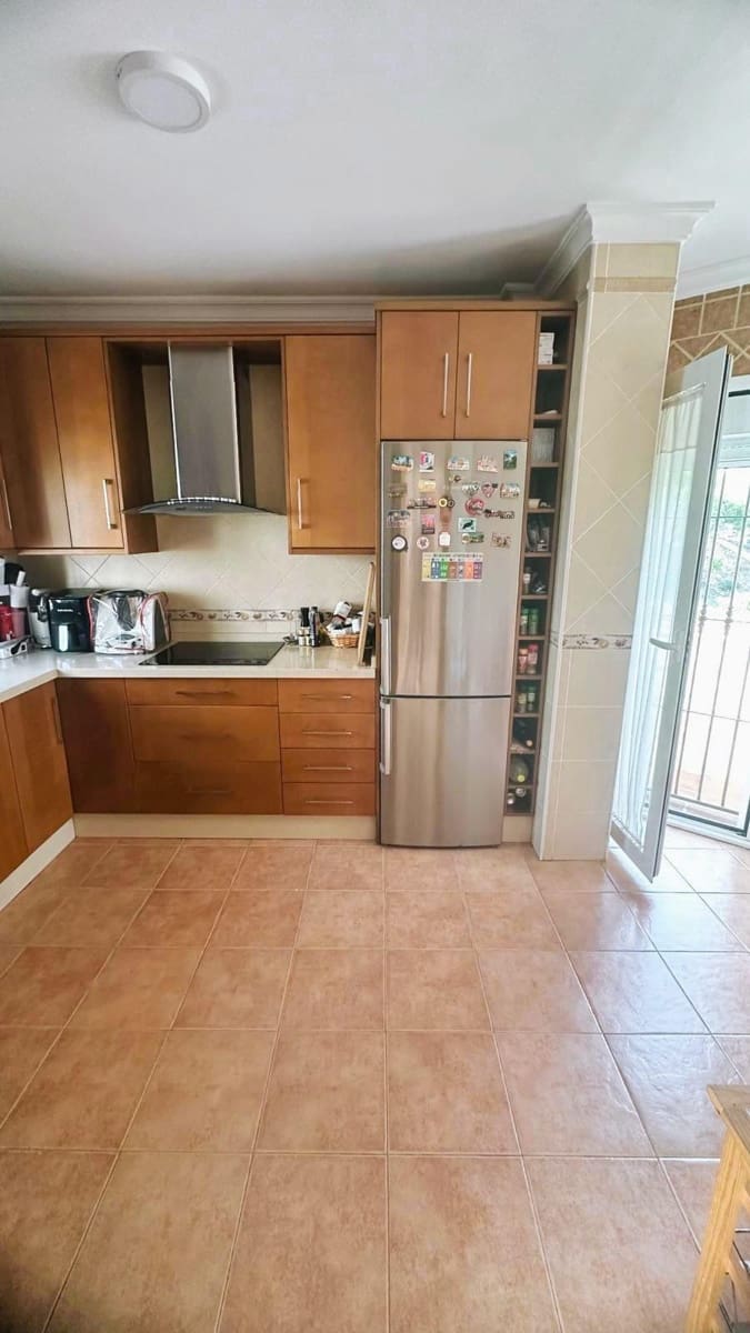 4 soverom Rekkehus til salgs i Nerja med garasje - € 470 000 (Ref: 9548220)