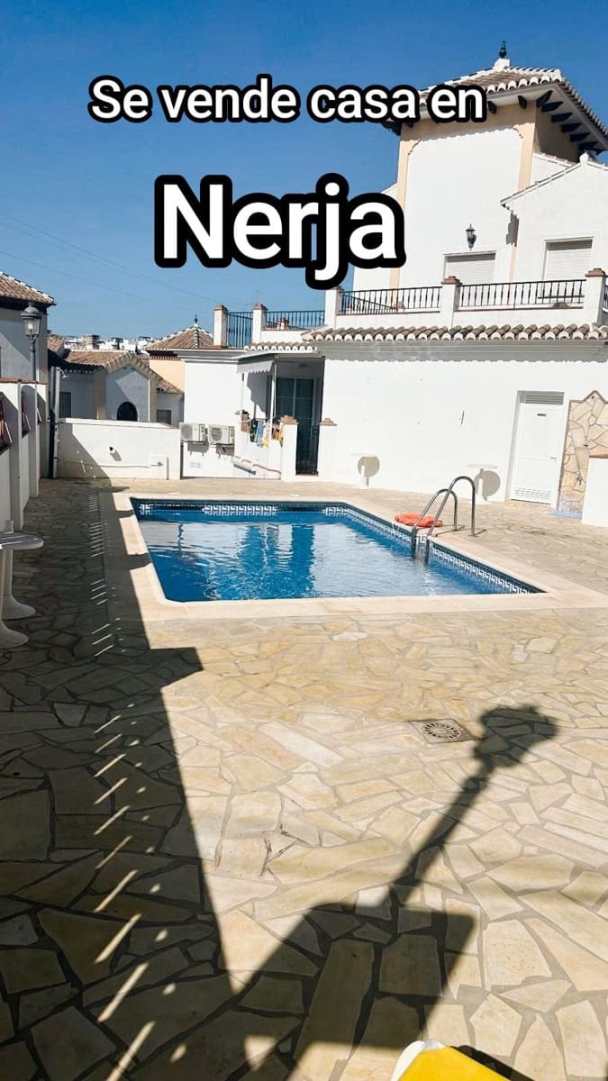 4 soverom Rekkehus til salgs i Nerja med garasje - € 470 000 (Ref: 9548220)