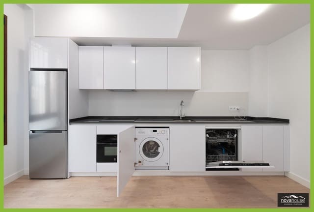 2 soverom Leilighet til salgs i Centro Historico, Málaga by med garasje - € 390 000 (Ref: 9557949)