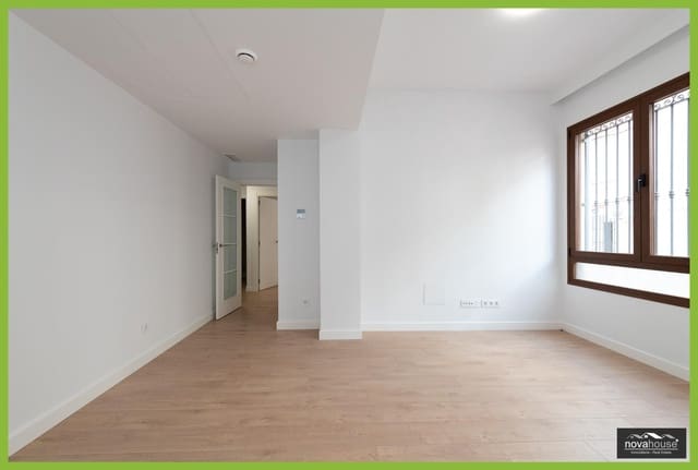 2 slaapkamer Flat te koop in Centro Historico, Málaga stad met garage - € 375.000 (Ref: 9557949)