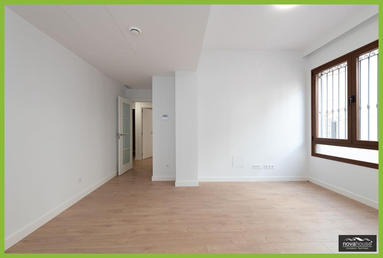 2 bedroom Flat for sale in Malaga city with garage - € 365,000 (Ref: 9557949)