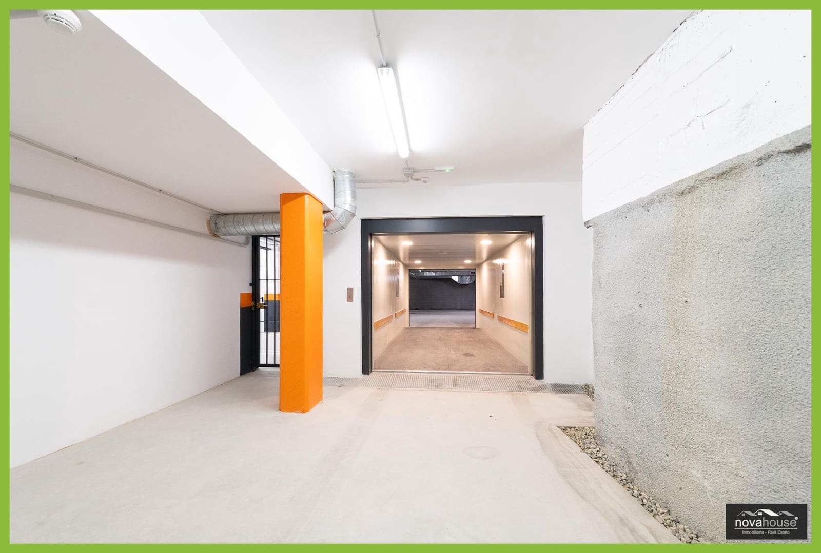 2 bedroom Flat for sale in Malaga city with garage - € 365,000 (Ref: 9557949)