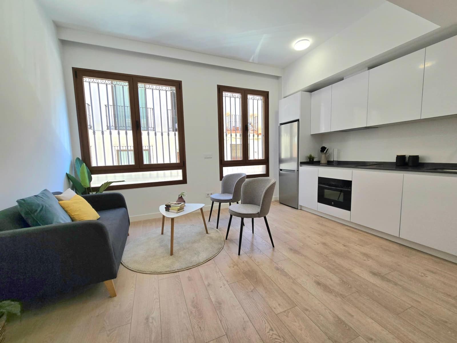 2 bedroom Flat for sale in Malaga city with garage - € 365,000 (Ref: 9557949)