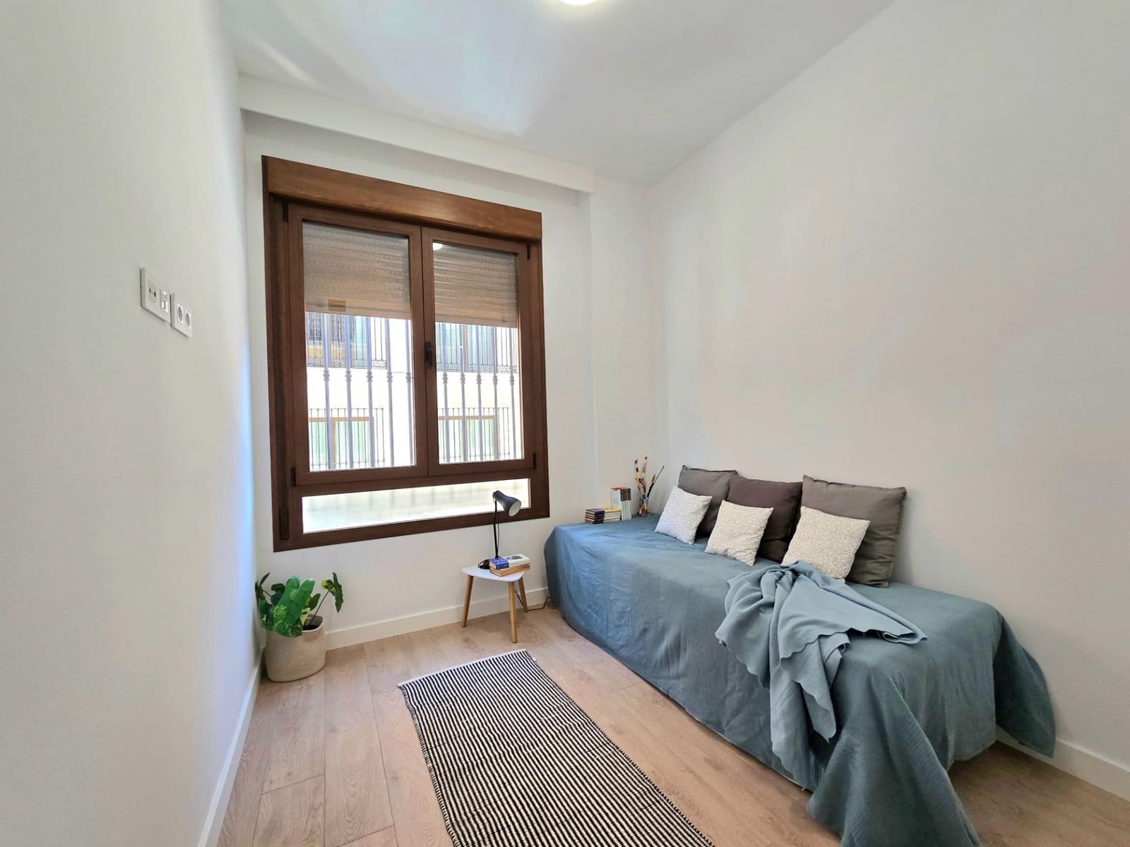 2 bedroom Flat for sale in Malaga city with garage - € 365,000 (Ref: 9557949)