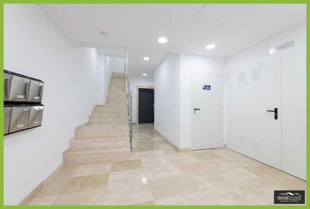 Piso de 2 habitaciones en Centro Historico, Málaga ciudad en venta con garaje - 355.000 € (Ref: 9557949)