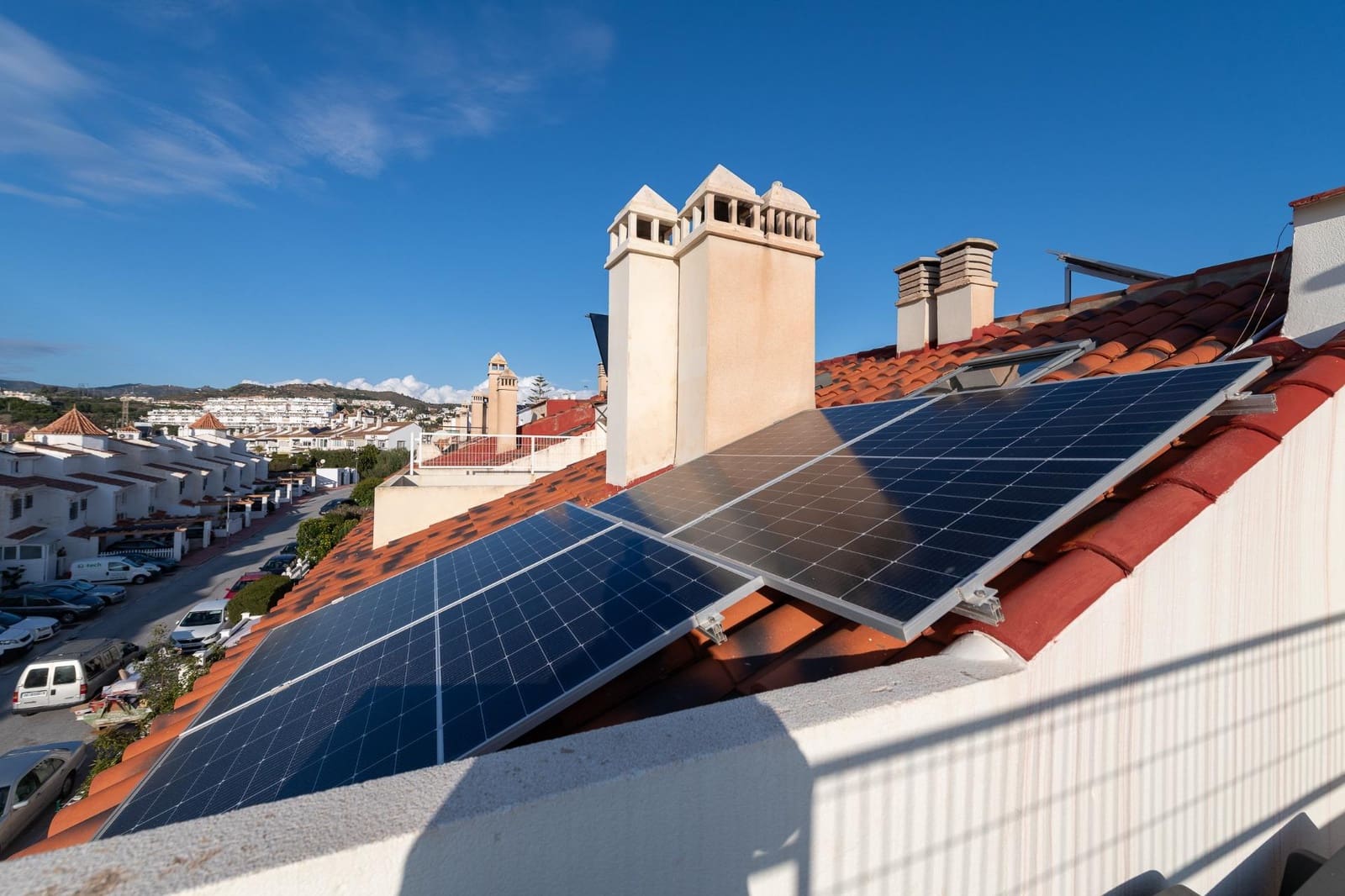 Adosado de 3 habitaciones en Rincón de la Victoria en venta con piscina garaje - 479.500 € (Ref: 9568686)