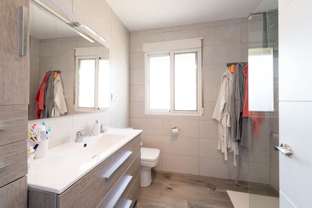 3 slaapkamer Rijtjeshuis te koop in Rincón de la Victoria met zwembad garage - € 479.500 (Ref: 9568686)