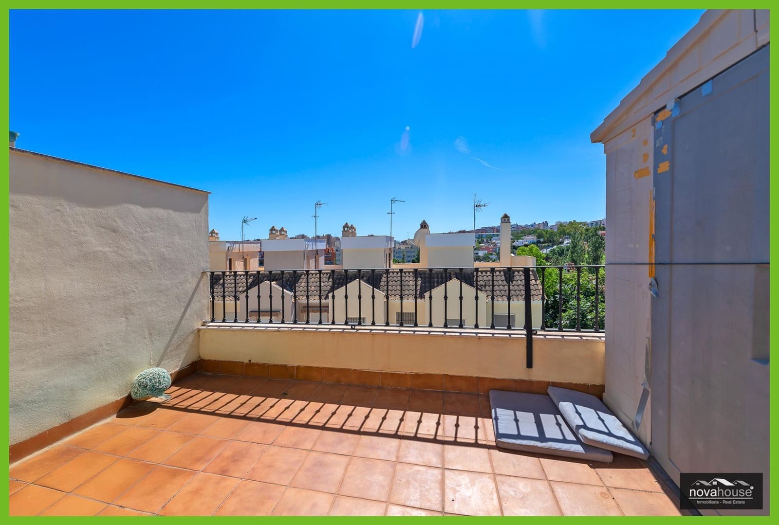 3 sovrum Radhus till salu i Torremolinos med garage - 619 990 € (Ref: 9615472)