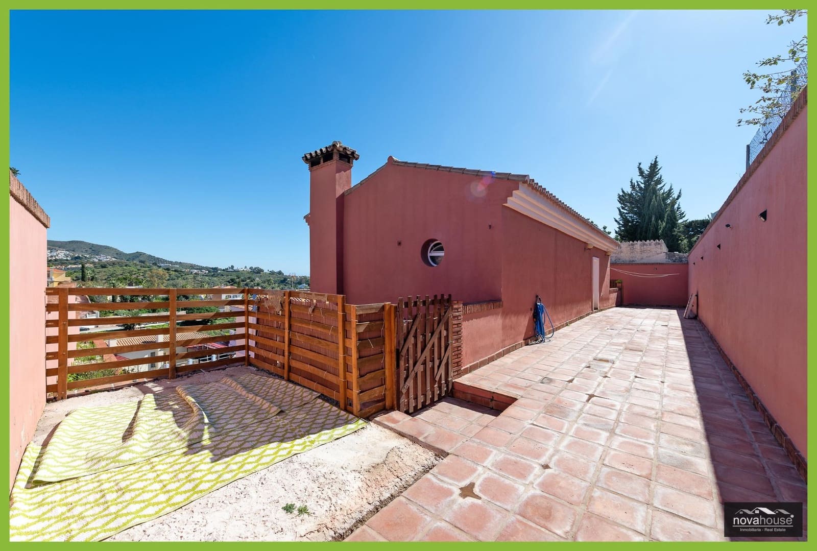 4 sypialnia Willa na sprzedaż w Rincon de la Victoria z basenem garażem - 524 000 € (Ref: 9634278)