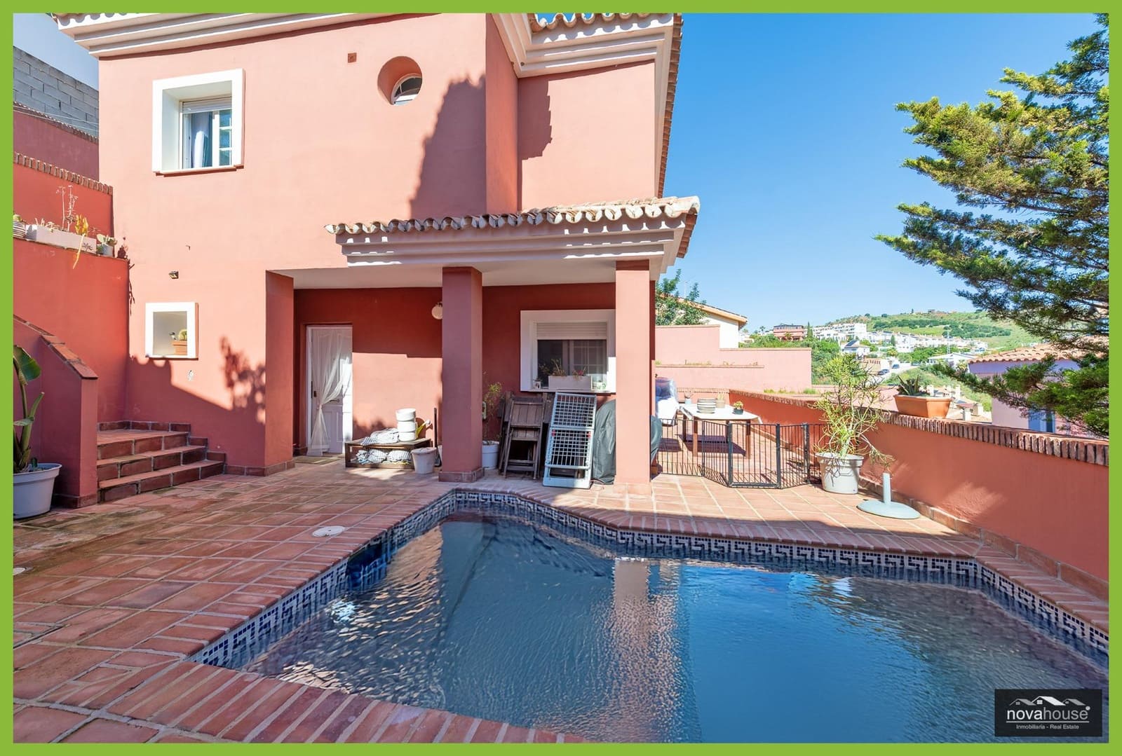 4 sypialnia Willa na sprzedaż w Rincon de la Victoria z basenem garażem - 524 000 € (Ref: 9634278)