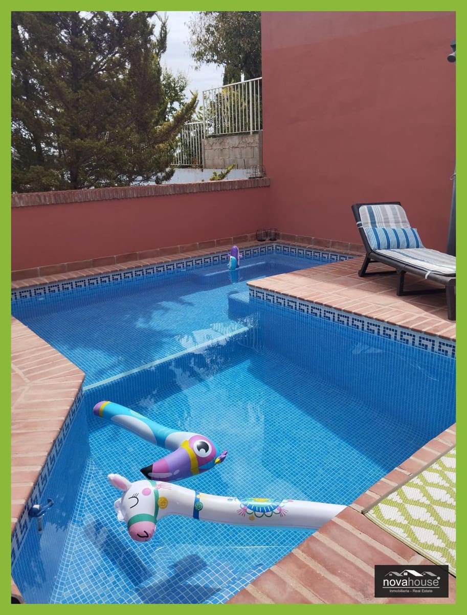 4 bedroom Villa for sale in Rincon de la Victoria with pool garage - € 524,000 (Ref: 9634278)