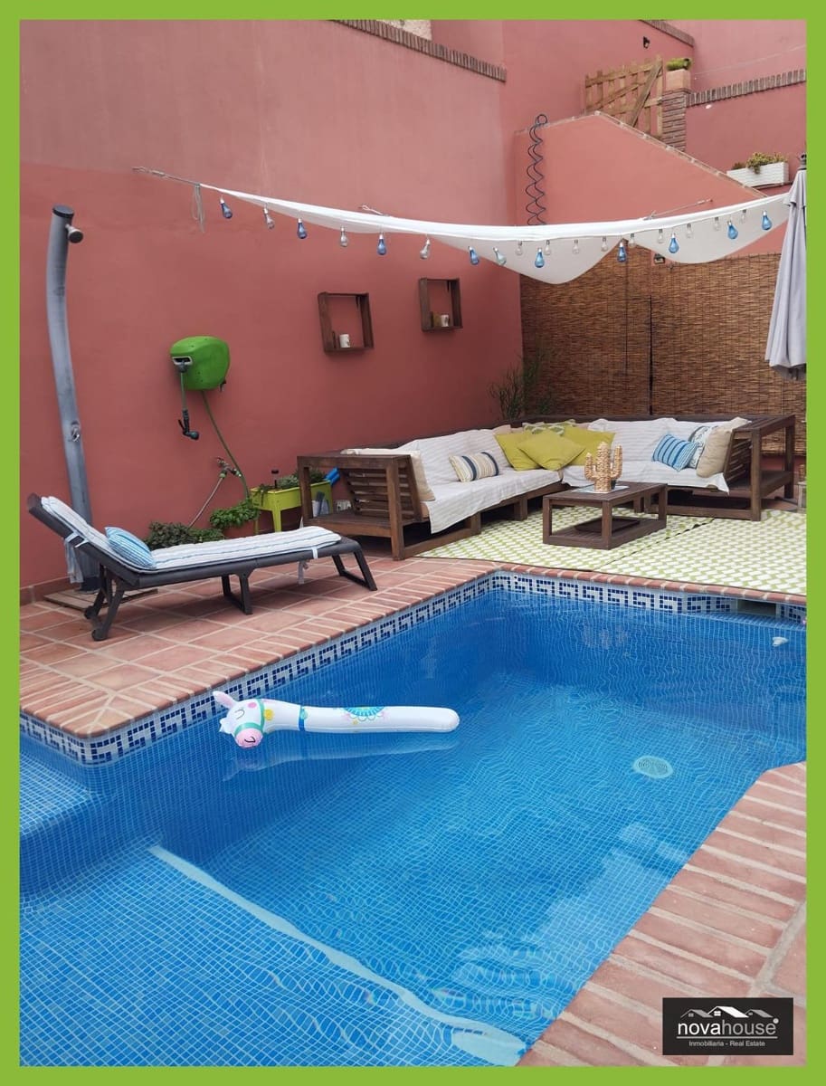 4 bedroom Villa for sale in Rincon de la Victoria with pool garage - € 524,000 (Ref: 9634278)