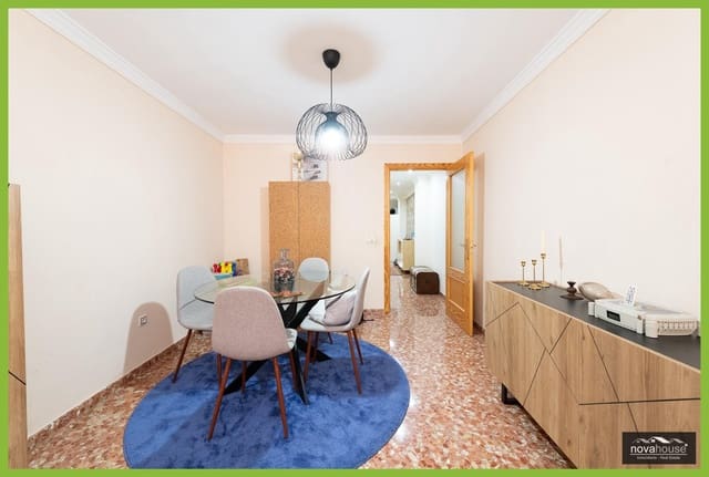 Piso de 3 habitaciones en Vélez-Málaga en venta - 262.000 € (Ref: 9648143)