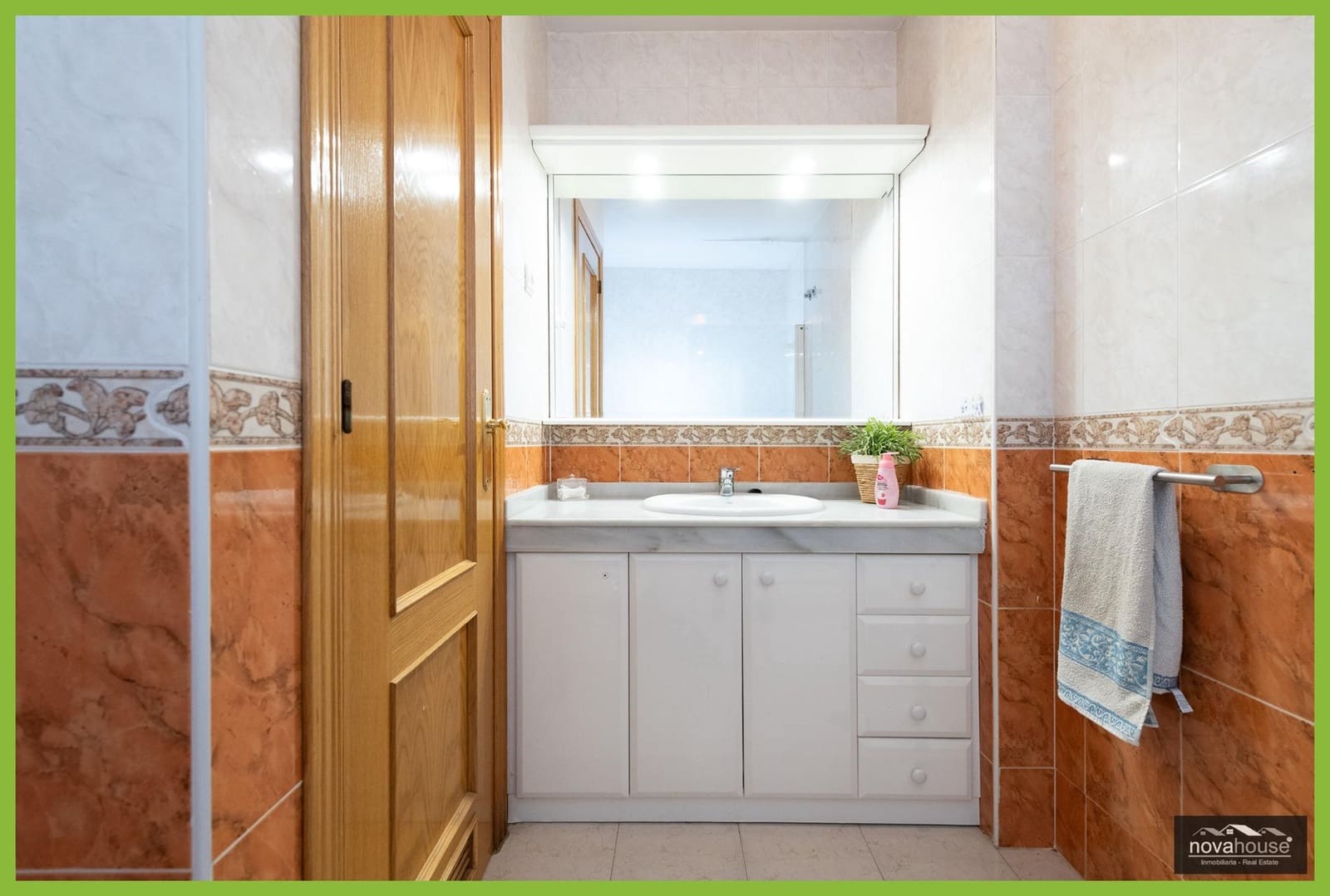 3 quarto Moradia em Banda para venda em Torre de Benagalbon com garagem - 565 000 € (Ref: 9656115)