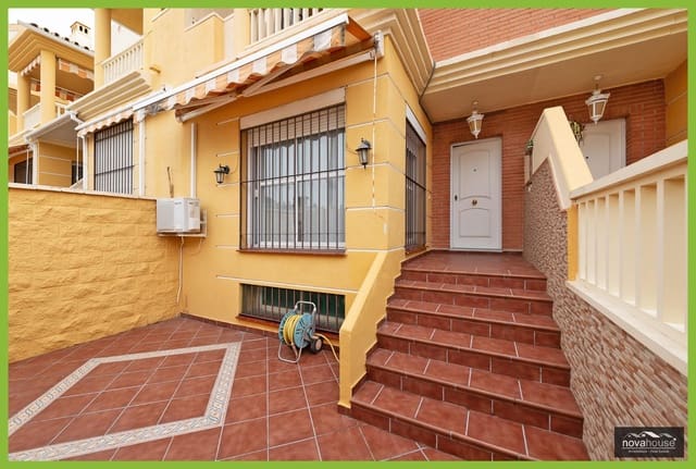 3 quarto Moradia em Banda para venda em Torre de Benagalbon, Rincón de la Victoria com garagem - 565 000 € (Ref: 9656115)