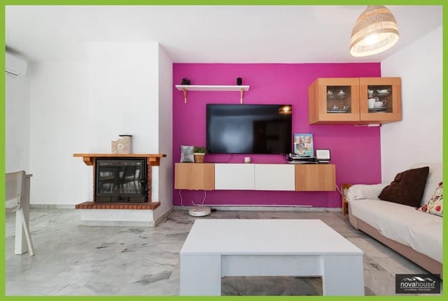 3 sypialnia Dom szeregowy na sprzedaż w Torre de Benagalbon, Rincón de la Victoria z basenem garażem - 565 000 € (Ref: 9656115)