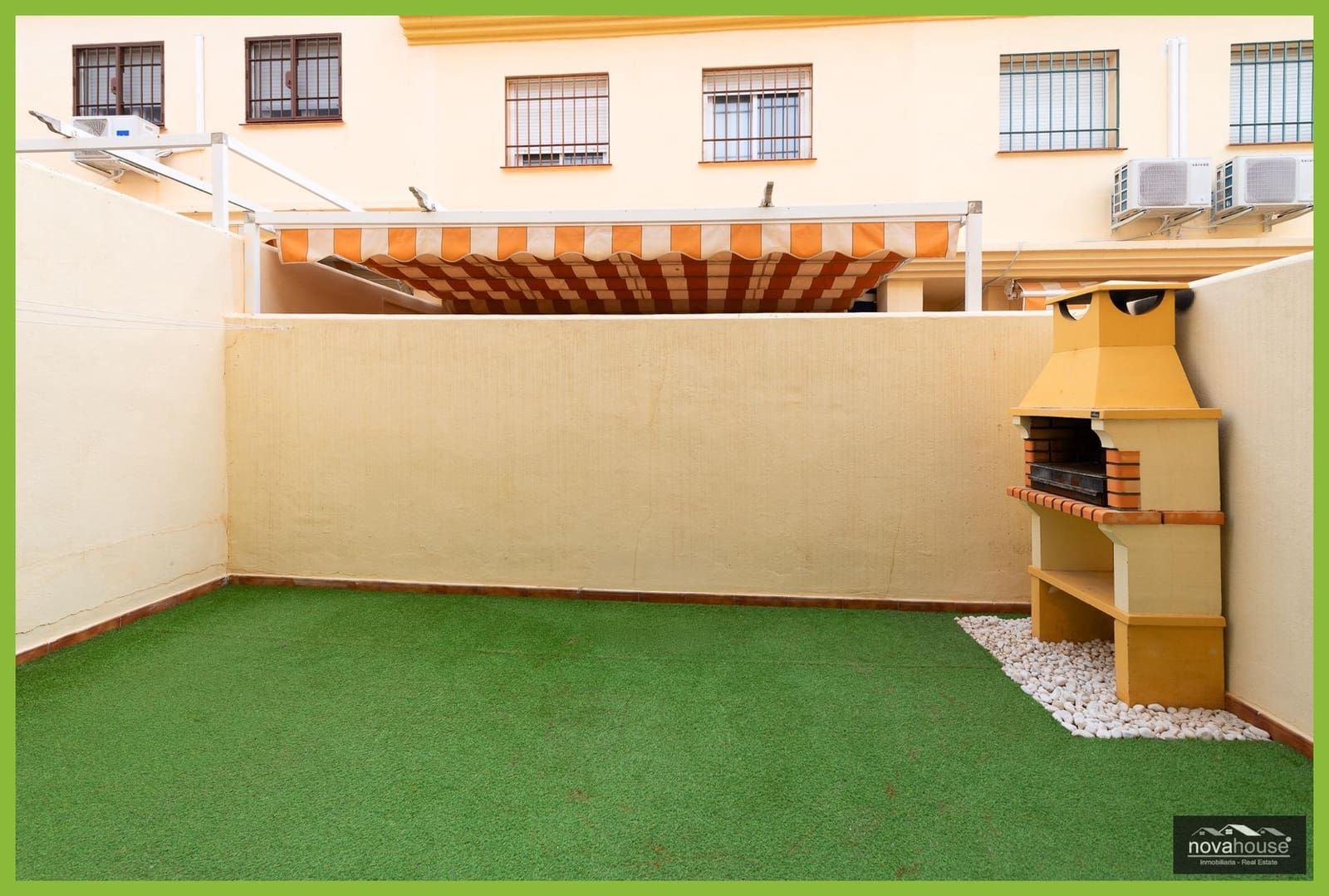 3 Zimmer Reihenhaus zu verkaufen in Torre de Benagalbon mit Pool Garage - 565.000 € (Ref: 9656115)