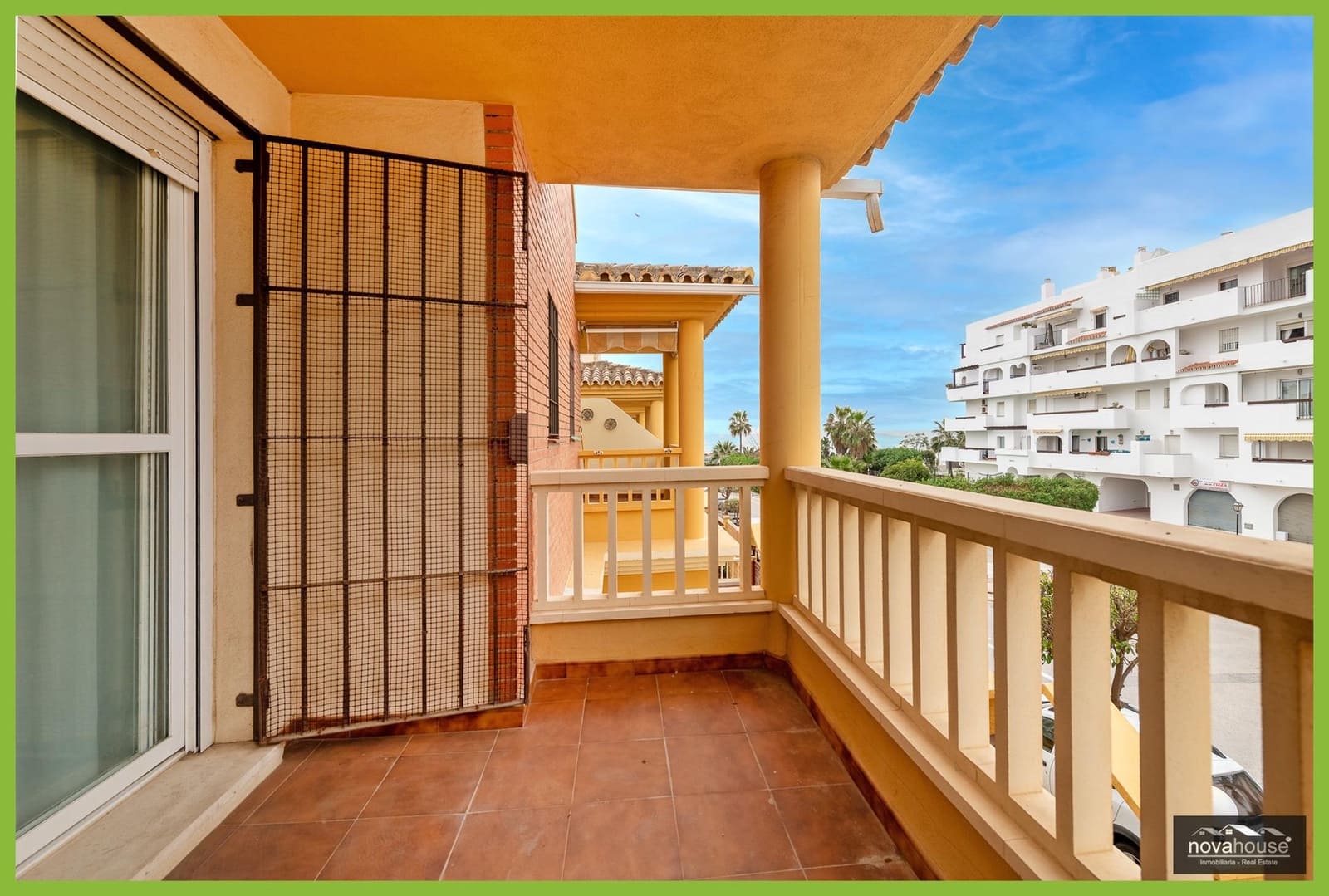 3 Zimmer Reihenhaus zu verkaufen in Torre de Benagalbon mit Pool Garage - 565.000 € (Ref: 9656115)