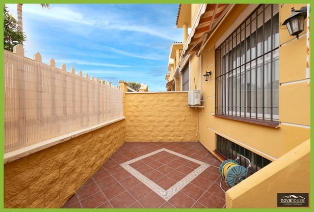 3 soverom Rekkehus til salgs i Torre de Benagalbon, Rincón de la Victoria med svømmebasseng garasje - € 540 000 (Ref: 9656115)