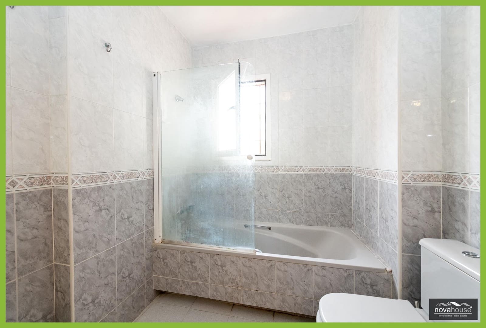 4 Zimmer Reihenhaus zu verkaufen in Torre de Benagalbon mit Pool Garage - 527.000 € (Ref: 9656115)
