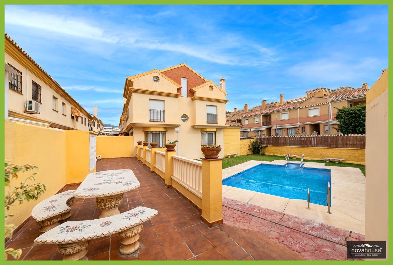 4 Zimmer Reihenhaus zu verkaufen in Torre de Benagalbon mit Pool Garage - 527.000 € (Ref: 9656115)